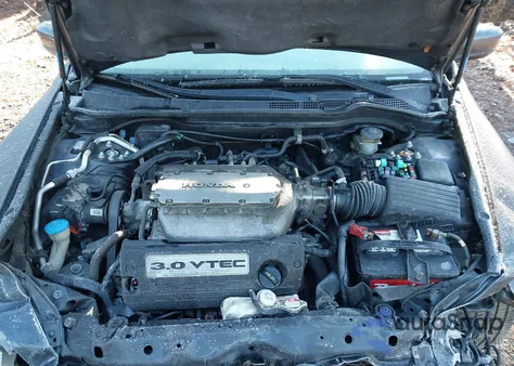 2003 Honda Accord 3.0 Ex z USA, uszkodzony, nr VIN 1HGCM66583A051124